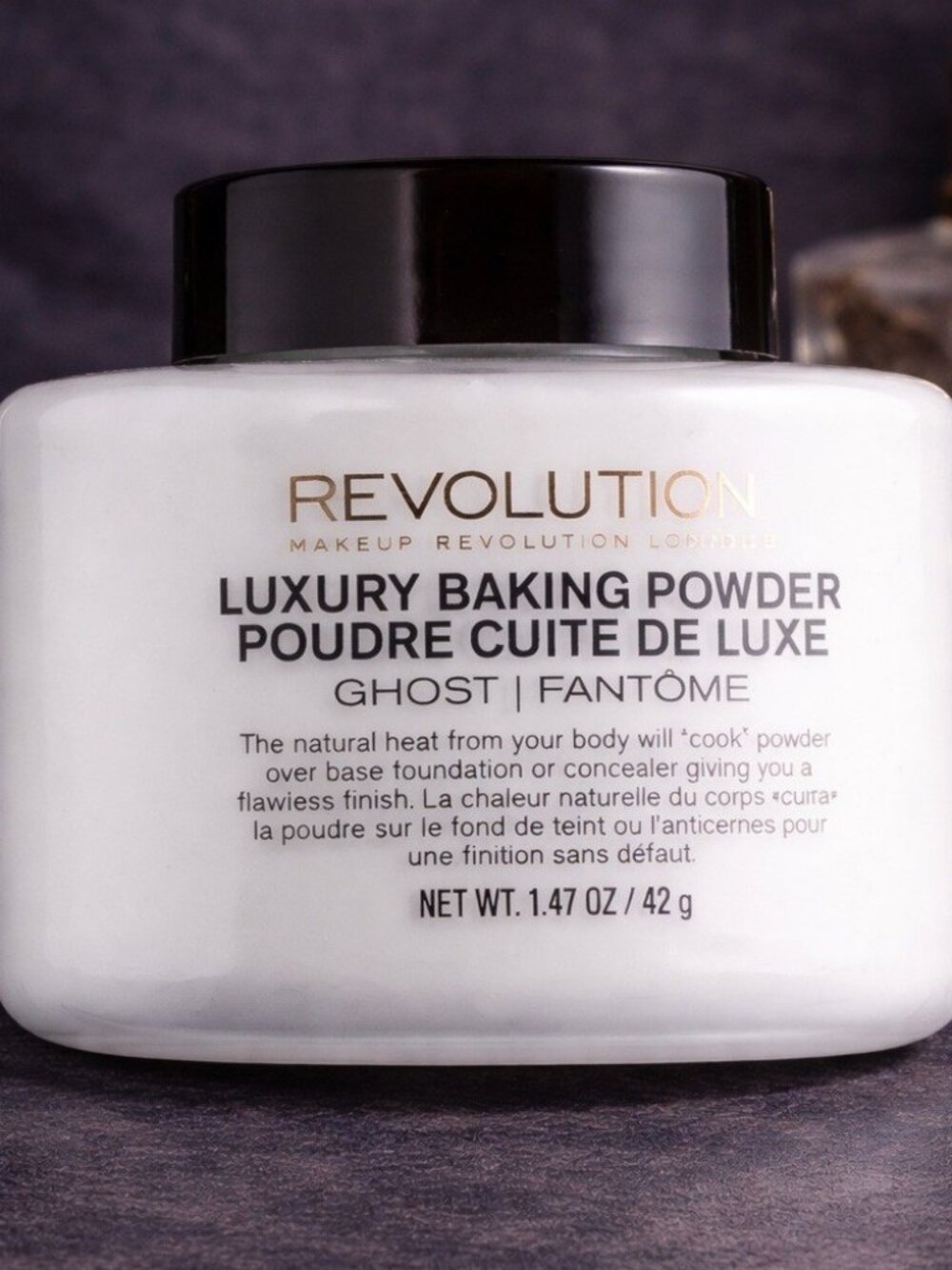 REVOLUTION Luxury Baking Powder Ghost